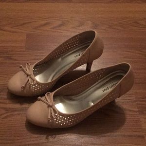 Comfort plus by Predictions light pink heels